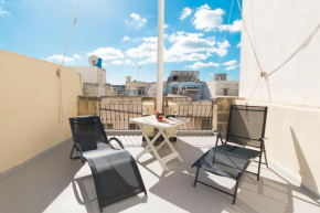 Well Located Townhouse & Courtyard Kalka - Happy Rentals